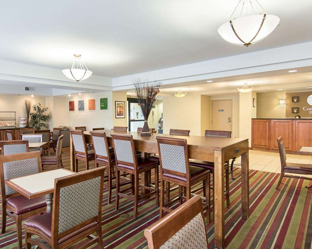 Holiday Inn Express - Lorton By Ihg Restoran foto